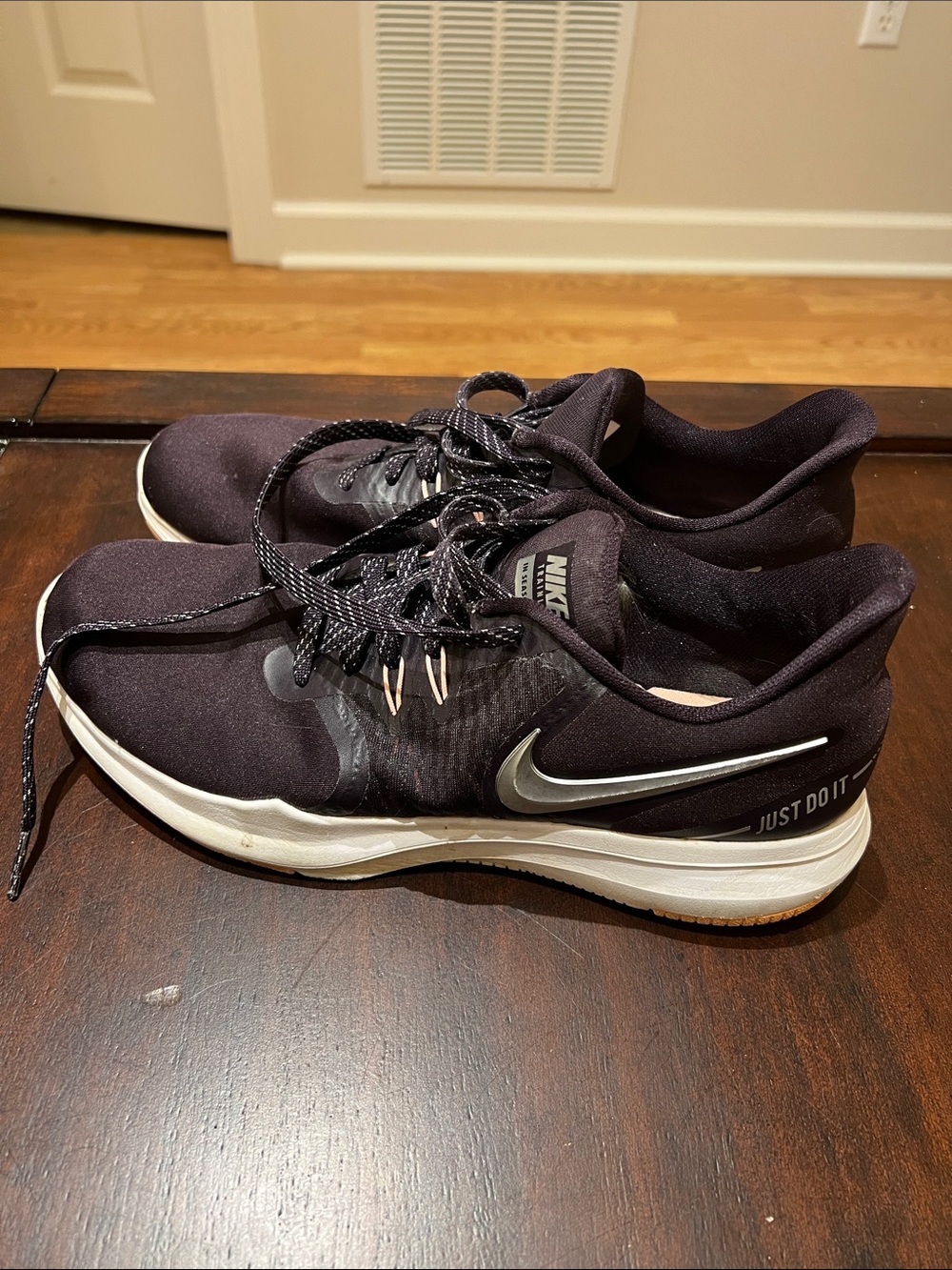 Nike Running Shoes - Picture 4 of 11